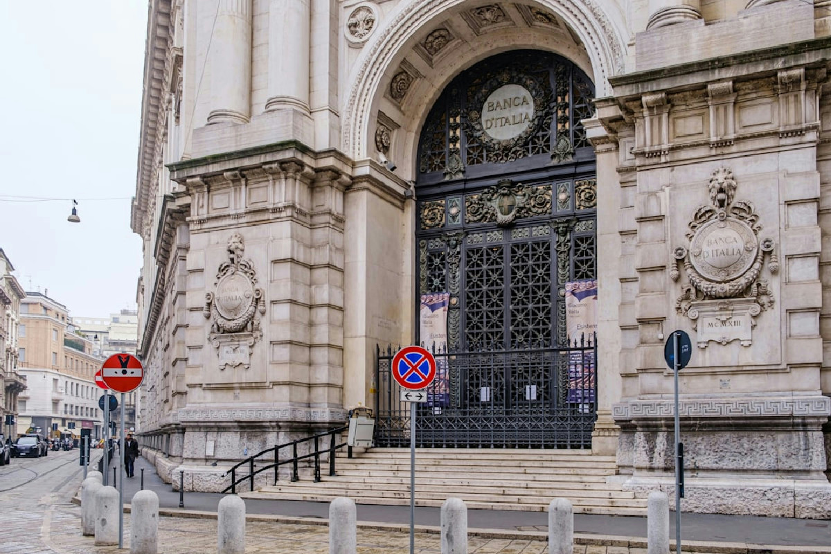 Ecco perché molti italiani temono di lasciare oltre 5.000 euro in banca: la verità inattesa