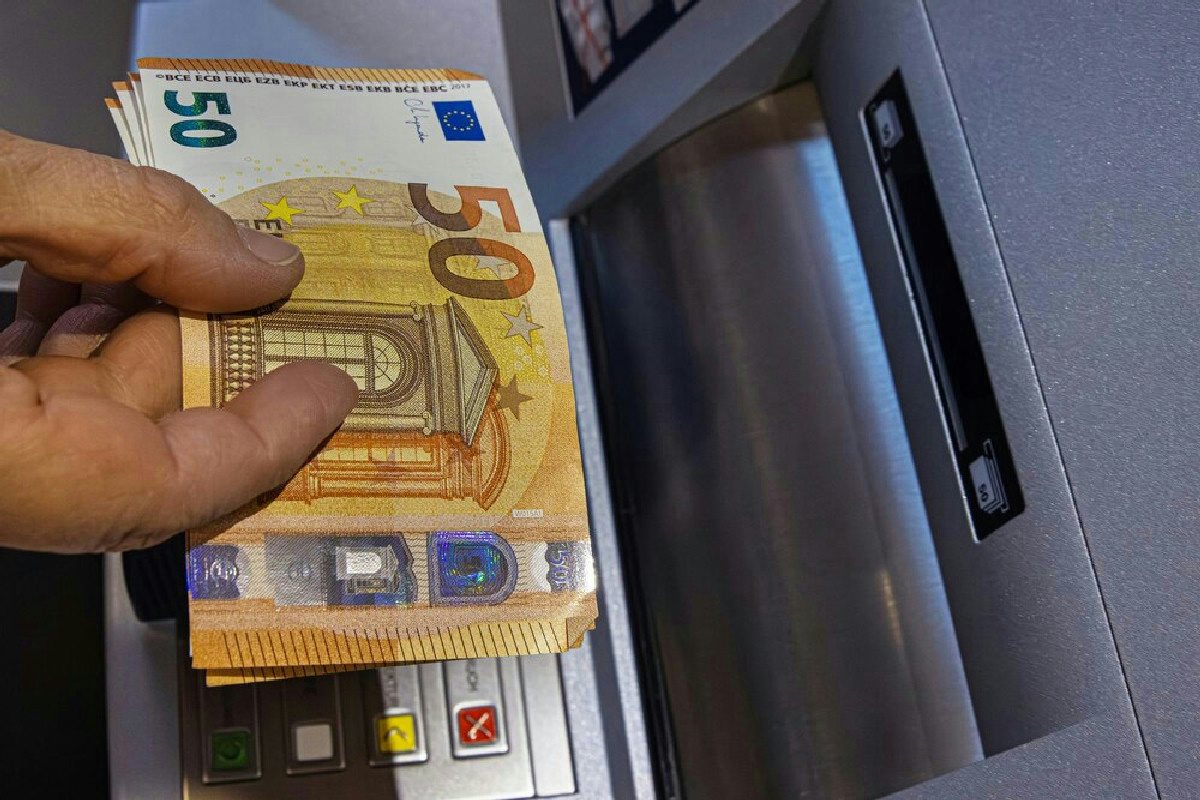 Mi sono visto trattenere la carta dal Bancomat: la procedura immediata che ti salva davvero