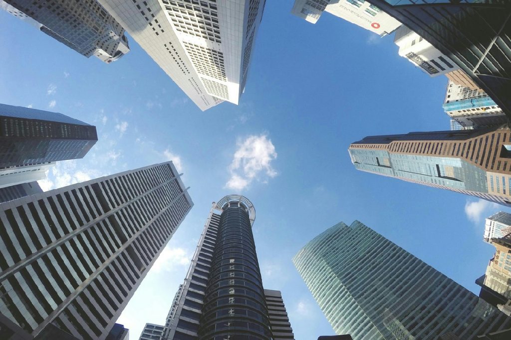 Edifici troppo vicini? Ecco cosa rischia chi ignora le distanze minime e le deroghe previste